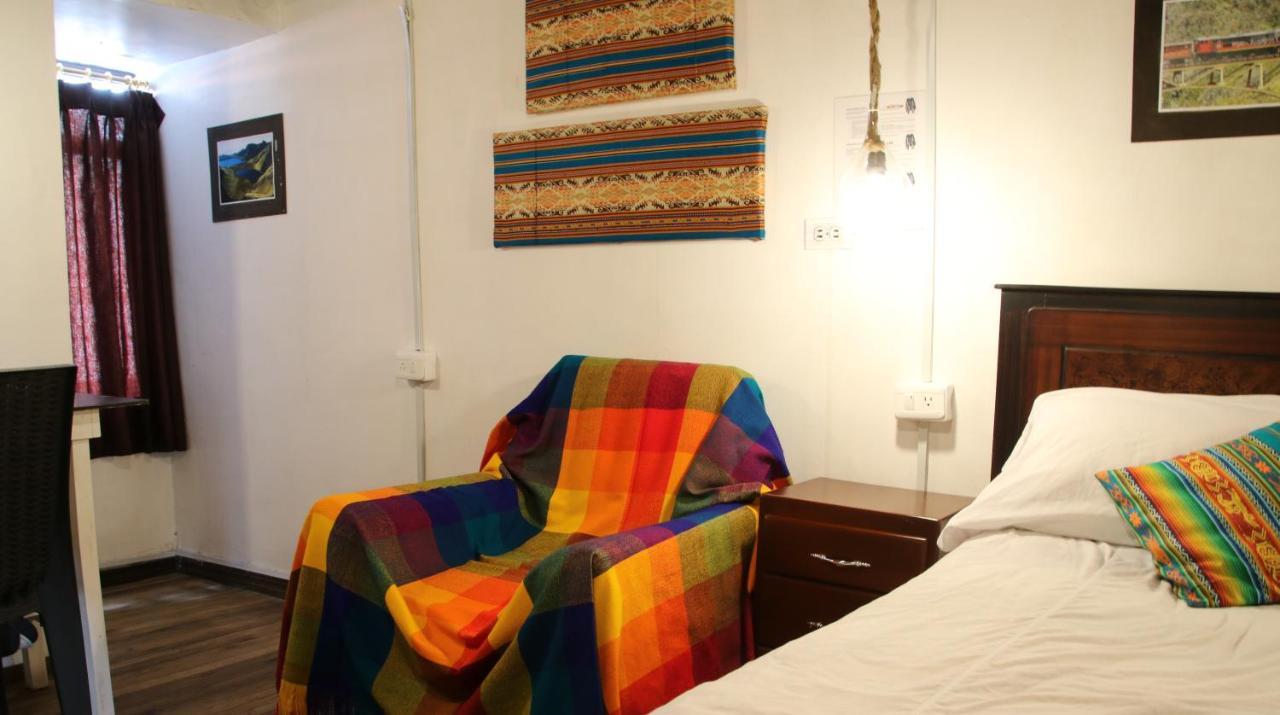 Hospedaje Los Ponchos Otavalo Exterior foto