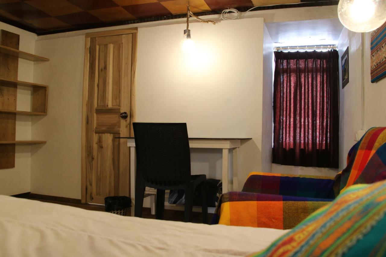 Hospedaje Los Ponchos Otavalo Exterior foto